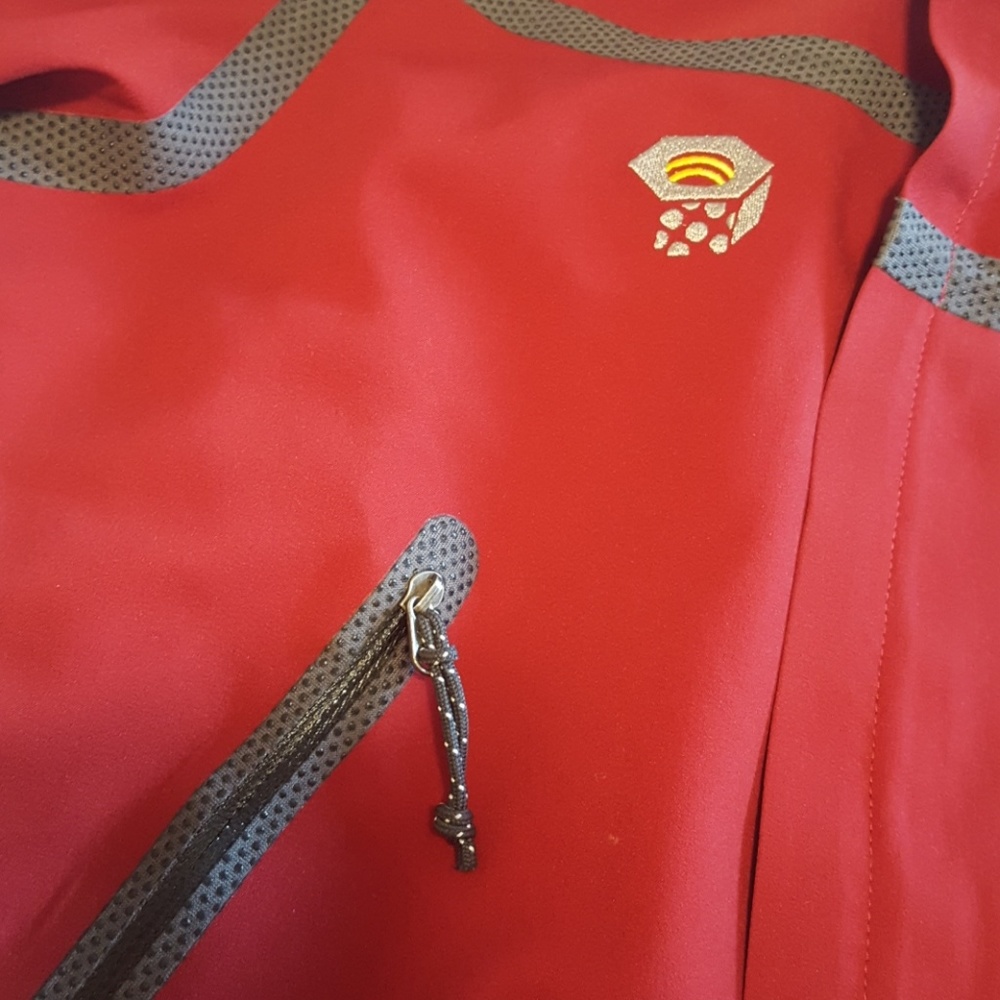 Performance Softshell By Mountain Hardware, Euc - image 6